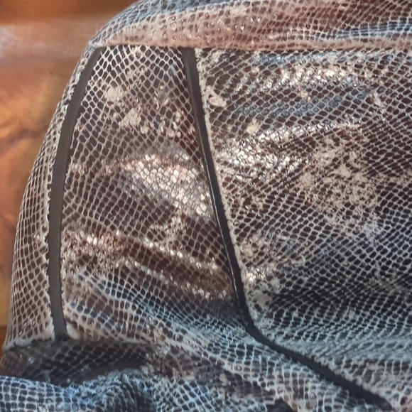 2pc* VINTAGE snakeskin suede look suit. Decorative closure 2 front pkt dbl lapel - Picture 15 of 15